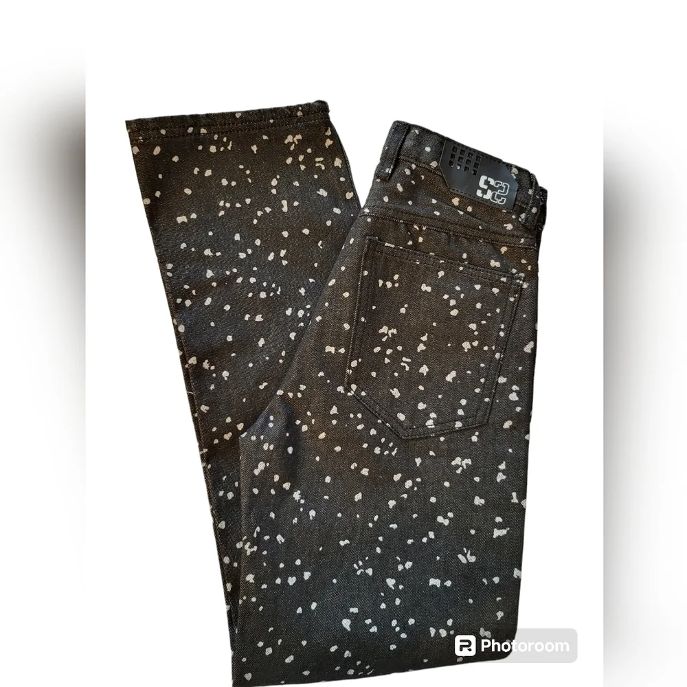 NWT Sacred Crown size 12 slim Black Premium black with Grey splatter paint